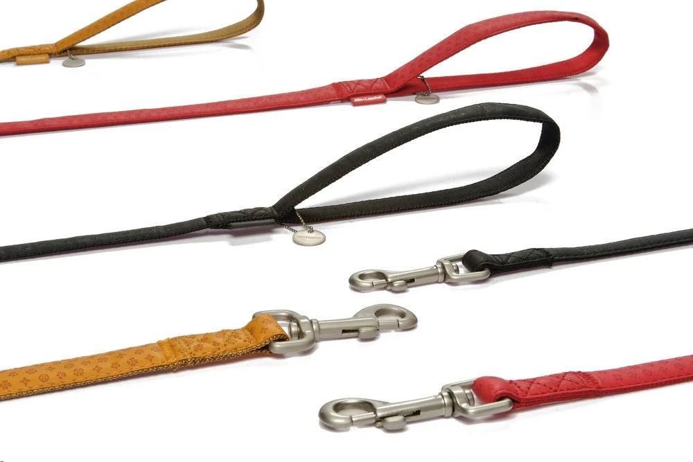 Beeztees Hondenlooplijn 120 X 1,5 Cm Rood 3 Beeztees Hondenlooplijn 120 X 1,5 Cm Rood